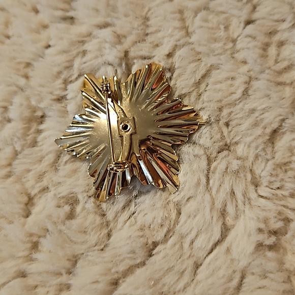 #0061 Fish with green eye brooch - Picture 3 of 3